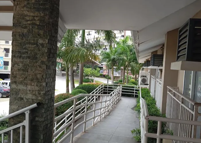 Stay, Park, Swim And Near Mactan Airport Appartement